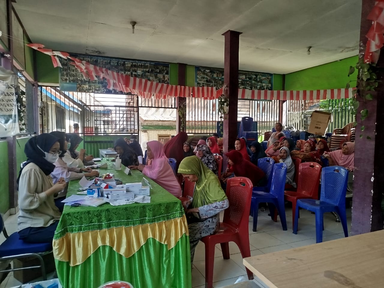 Peduli Kesehatan Masyarakat, PTBA Gelar Pengobatan Gratis