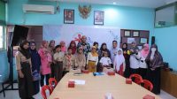 Eyes Clinic Goes to School, Bukit Asam Beri Bantuan Kacamata untuk 25 Pelajar SD